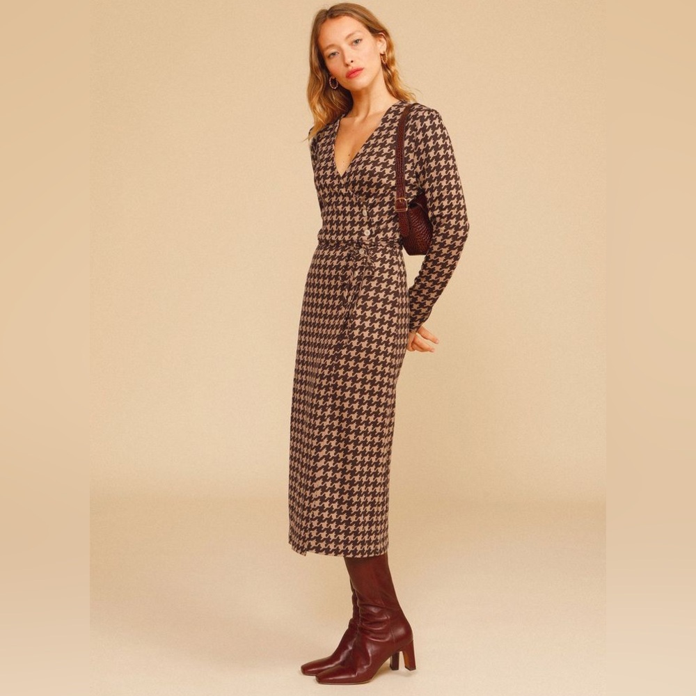 Rouje Long-Sleeve Houndstooth Midi Dress in Brown and Cream